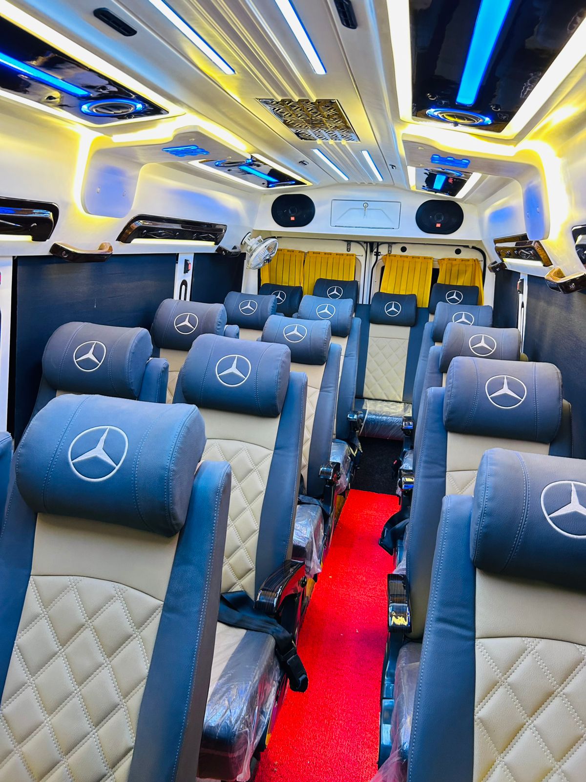 Traveller 14 Seater